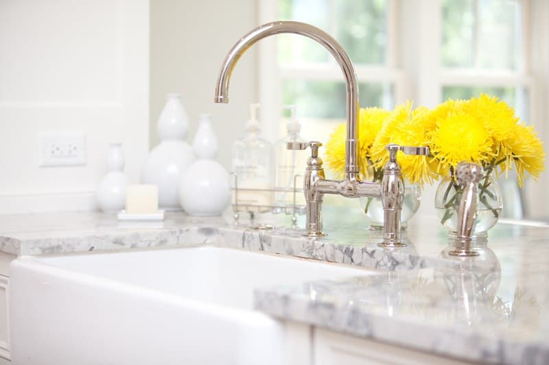 farmhouse sink